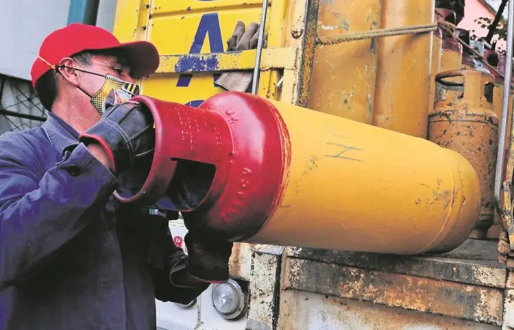 Gaseros amagan con paro nacional en junio