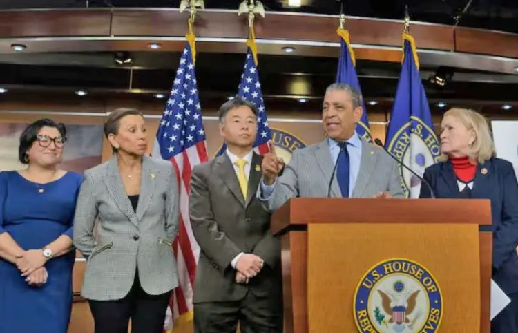Congresistas latinos se oponen a impuesto