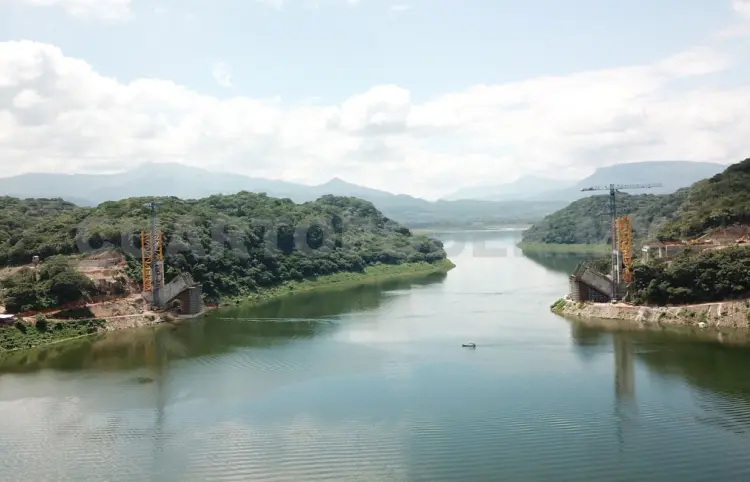 Reportan 80 % de avance en puente Rizo de Oro