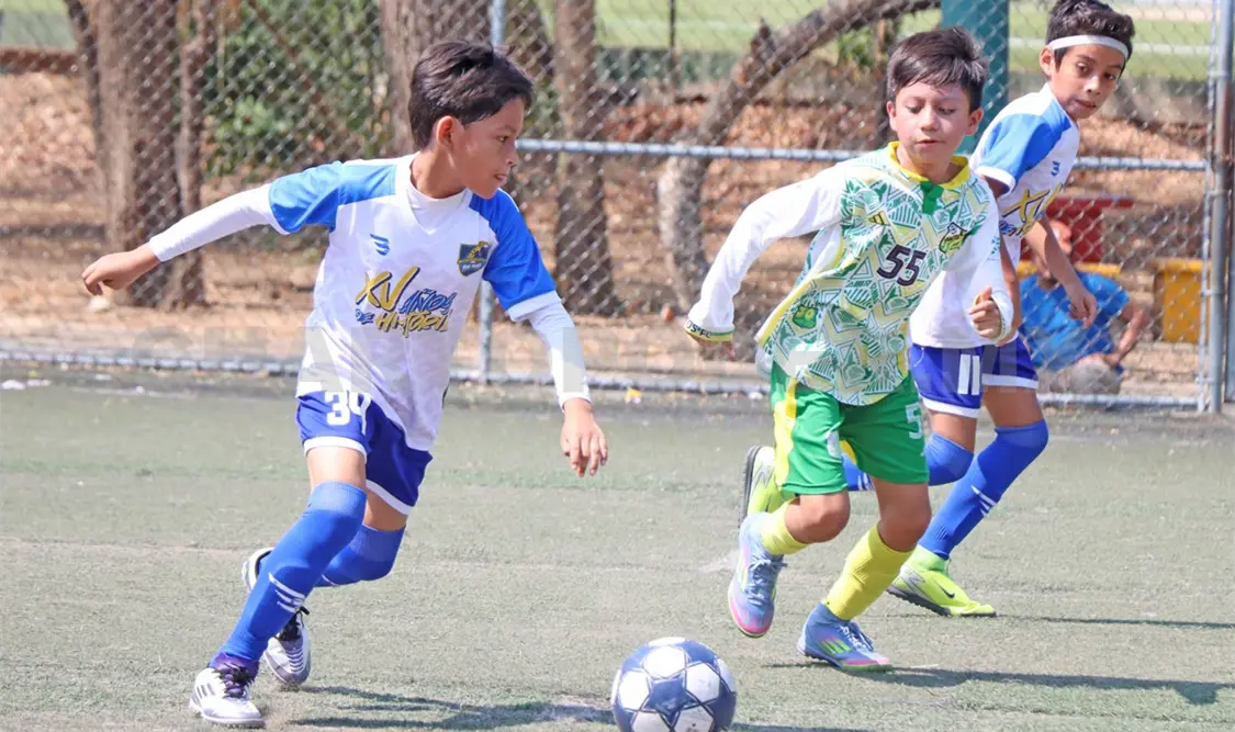 Emiliano Córdova respondió por Shanká con un gol de media distancia que encendió las tribunas. Diego Pérez/CP