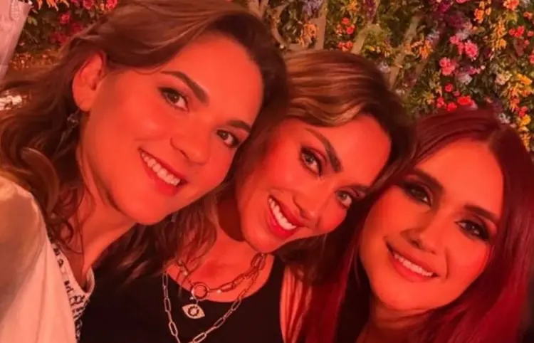 Celebra Anahí sus 42 años