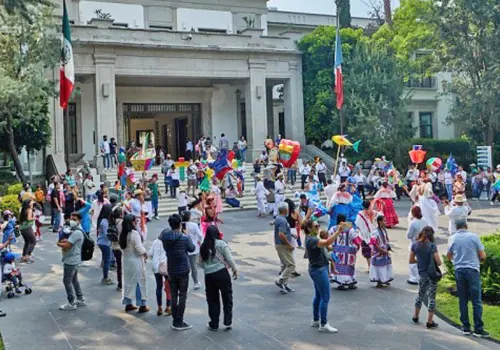 Colima llega a Los Pinos