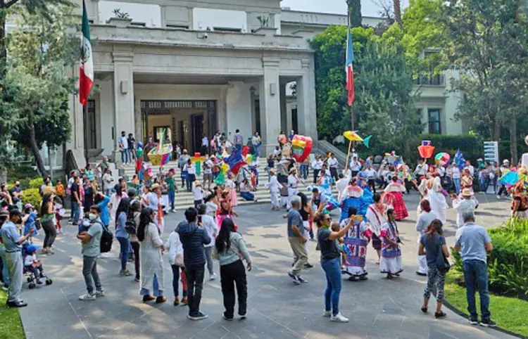 Colima llega a Los Pinos