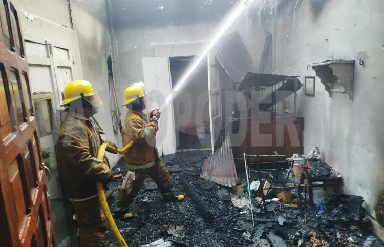 Se incendian locales por un cortocircuito