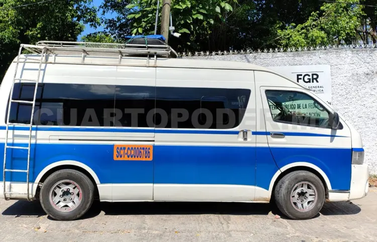 Viajaban con arsenal y la Sedena los detuvo