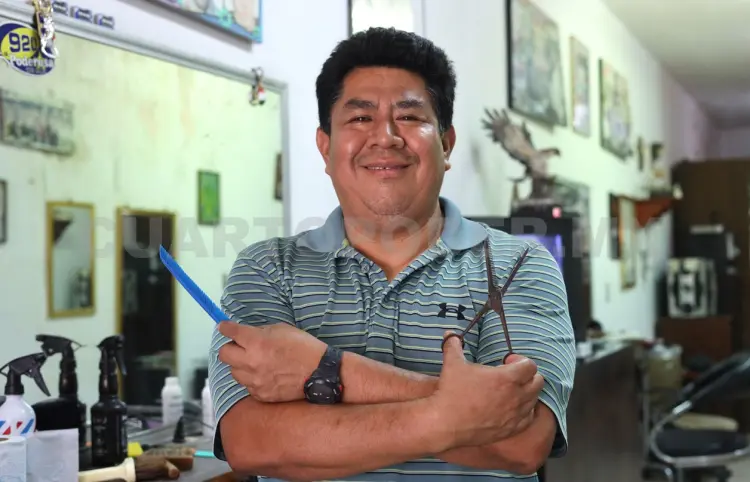 Alonso Meza, especialista en peluquería y consejero