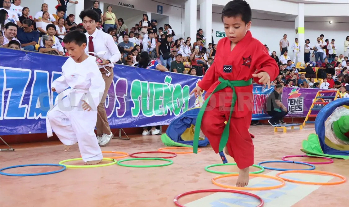 Las categorías infantiles fueron las primeras en saltar al área de competencia con pruebas de motricidad y formas. Diego Pérez / CP