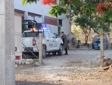 Disparan contra familia y matan a adulto mayor