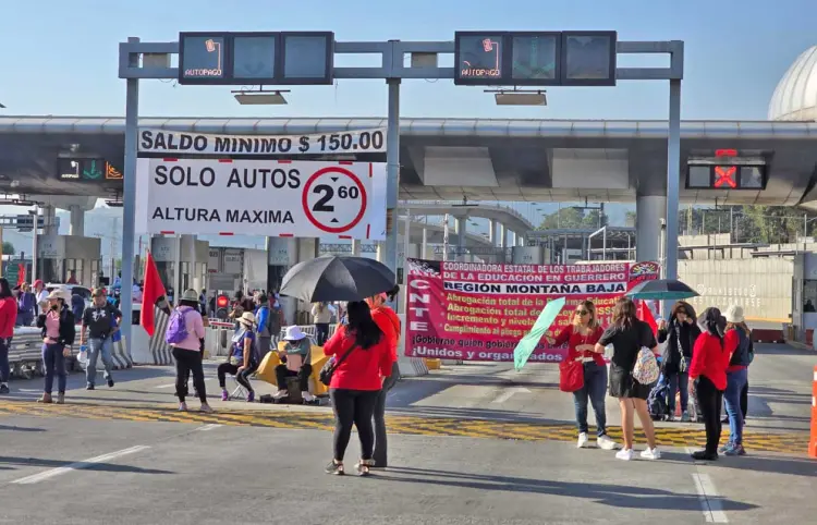 Protestas de la CNTE afectan autopistas