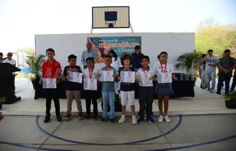 Realizan premiación de concurso estatal de Matemáticas