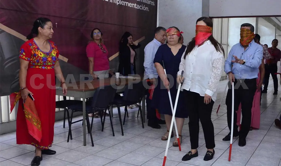 Los participantes experimentaron las barreras físicas, sociales y emocionales que enfrentan las personas con discapacidad. CP