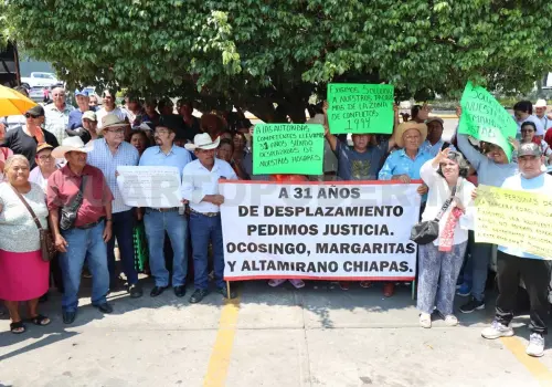 Piden restitución o pago por sus tierras