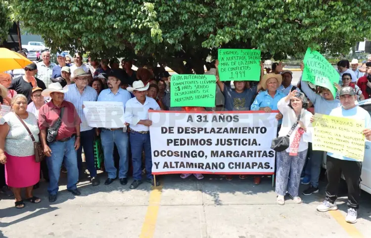 Piden restitución o pago por sus tierras
