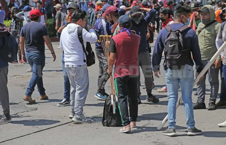 Padre de normalista fallecido pide alto a las movilizaciones