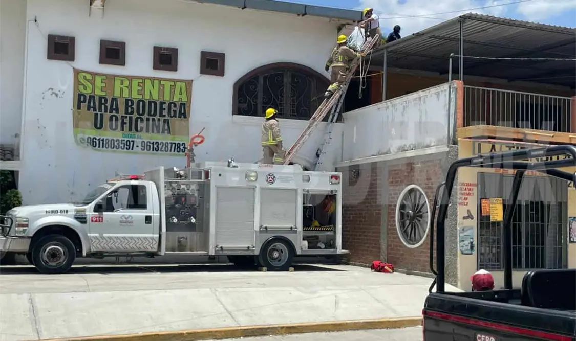 Cae trabajador desde 6 metros de altura
