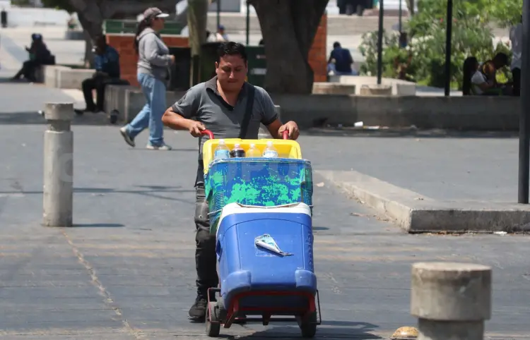¡Aguas bien frías, llévele, llévele!