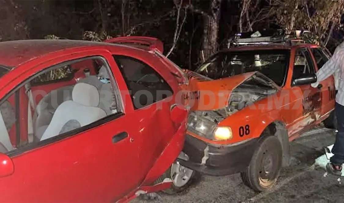 El automóvil particular estaba estacionado debido a una falla mecánica. Cortesía