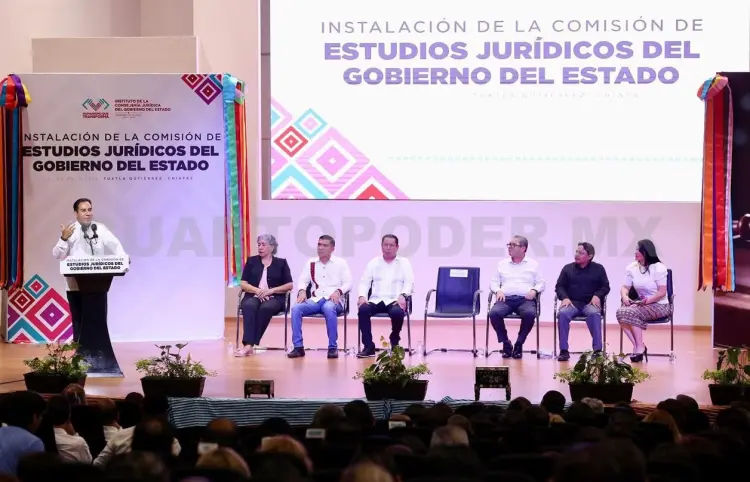 Atestigua instalación  de la Comisión de Estudios Jurídicos