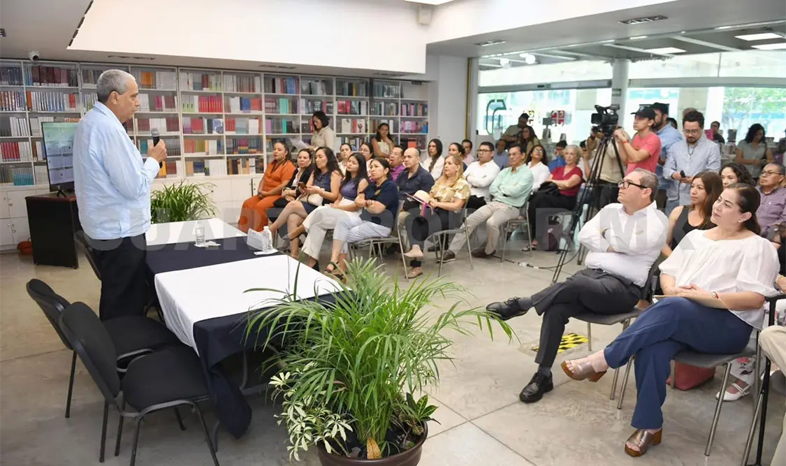 Oswaldo Chacón Rojas precisó que la universidad ha trabajado en la Marca Unach. Cortesía