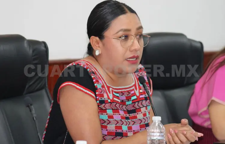 Presenta delegada agenda a favor de mujeres