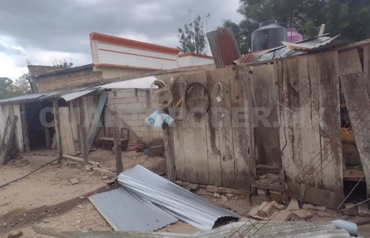 Culebra de viento deja daños en viviendas