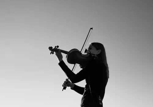 Sonó un violín en París