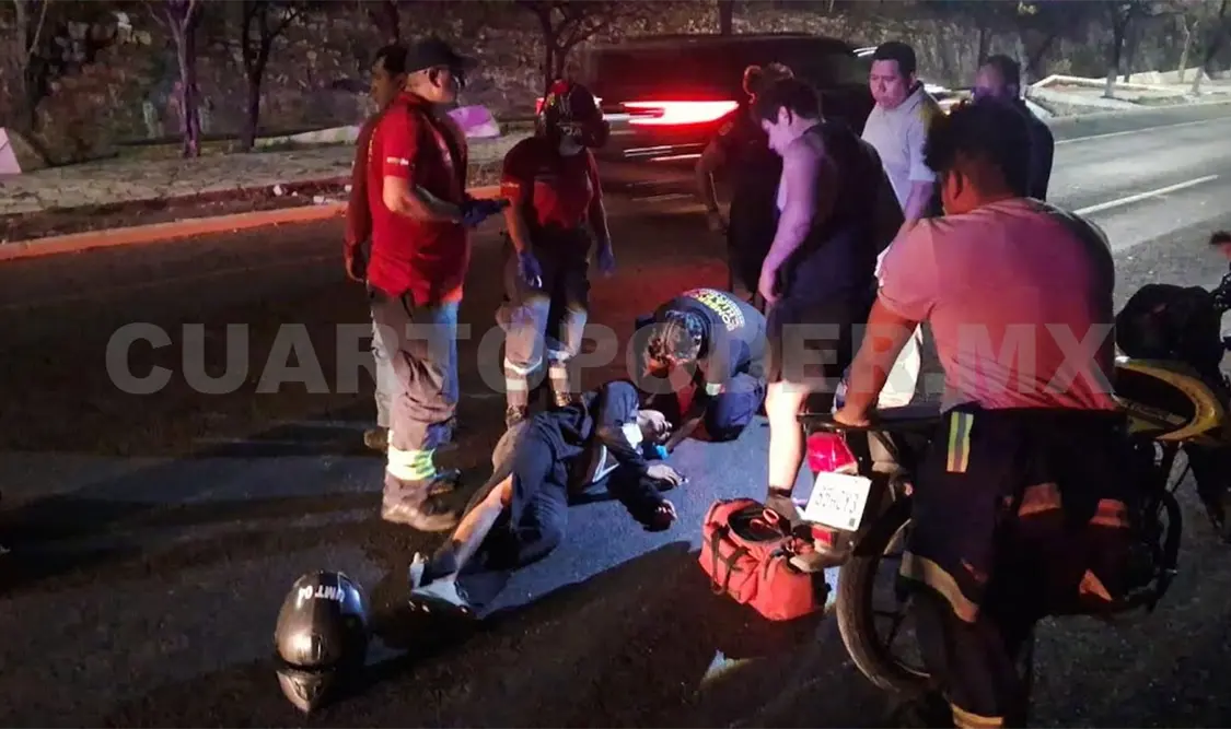 Un motociclista que derrapó en el libramiento, aún por causas desconocidas, quedó herido. Ulises Villalobos / CP