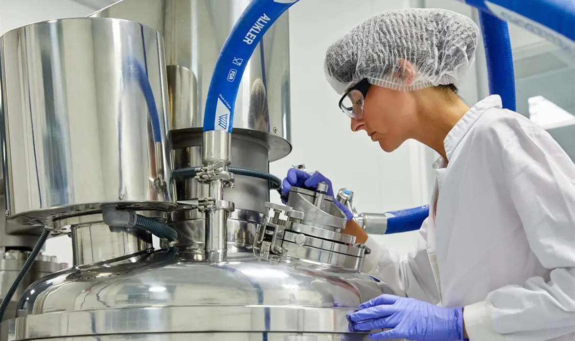 Cofepris va por fortalecer fabricación de medicamentos. Cortesía