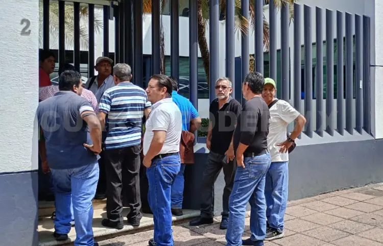 Maestros siguen manifestándose