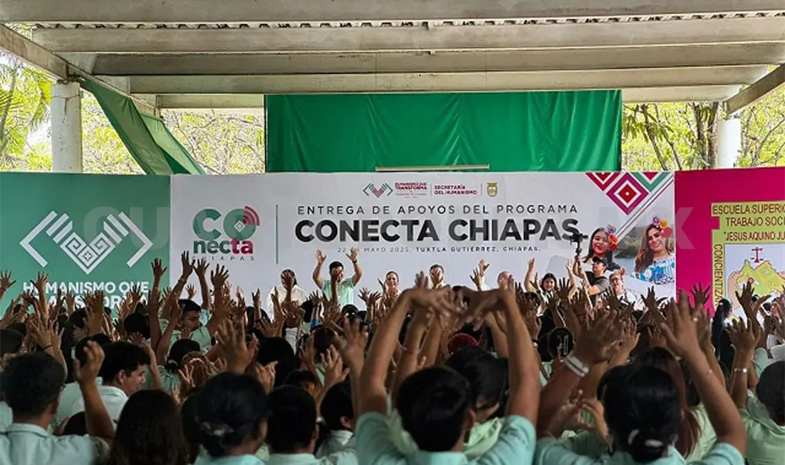 Se entregaron chips del programa Conecta Chiapas a estudiantes de la Escuela Superior de Trabajo Social “Jesús Aquino Juan”. CP