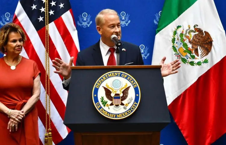Embajador Ronald Johnson secunda a Marco Rubio