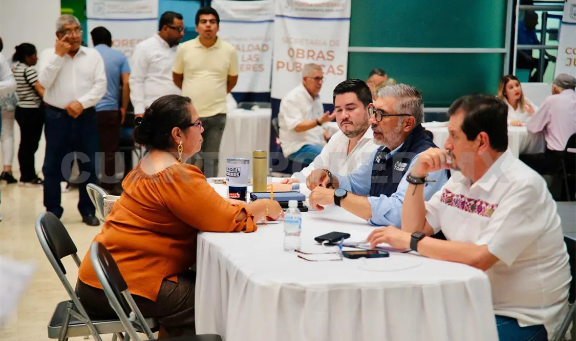 El alcalde en los Lunes de Pueblo. Diego Pérez / CP