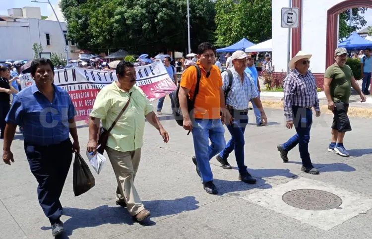 Anuncian maestros bloqueos carreteros