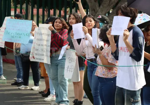 Bachillerato Icahch no cerrará