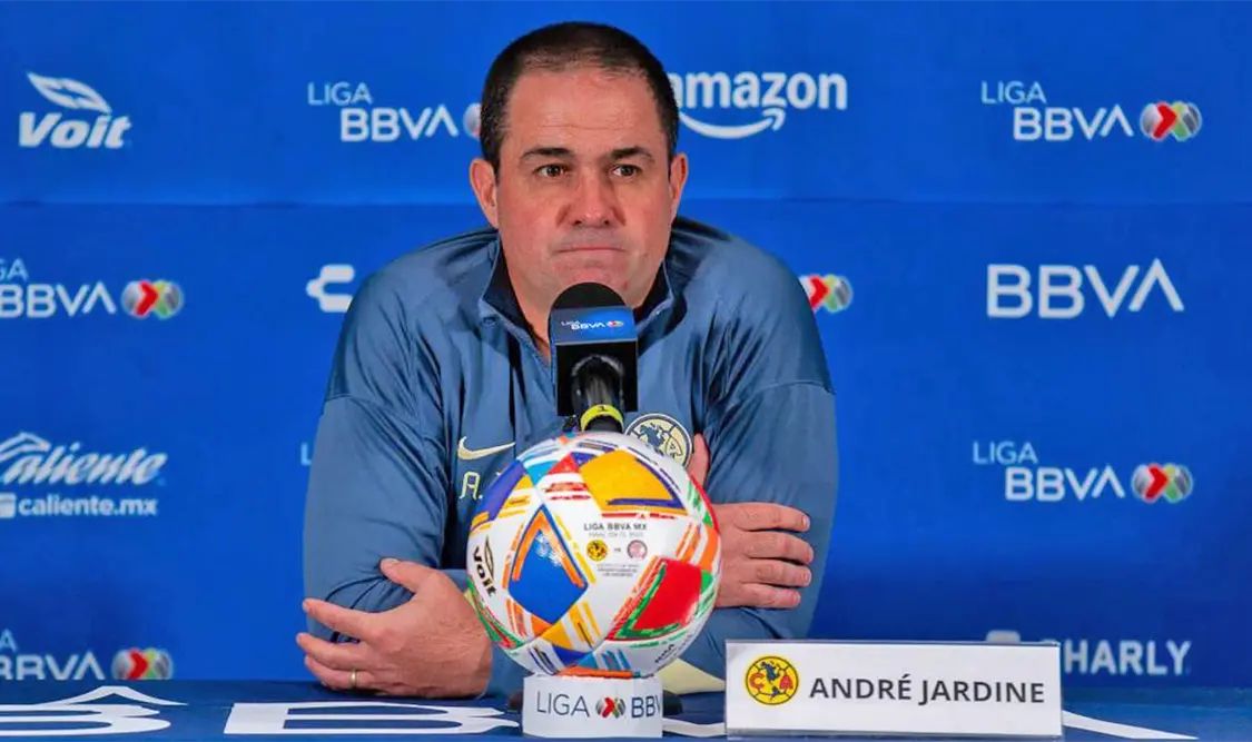 Jardine, molesto con el arbitraje en la final