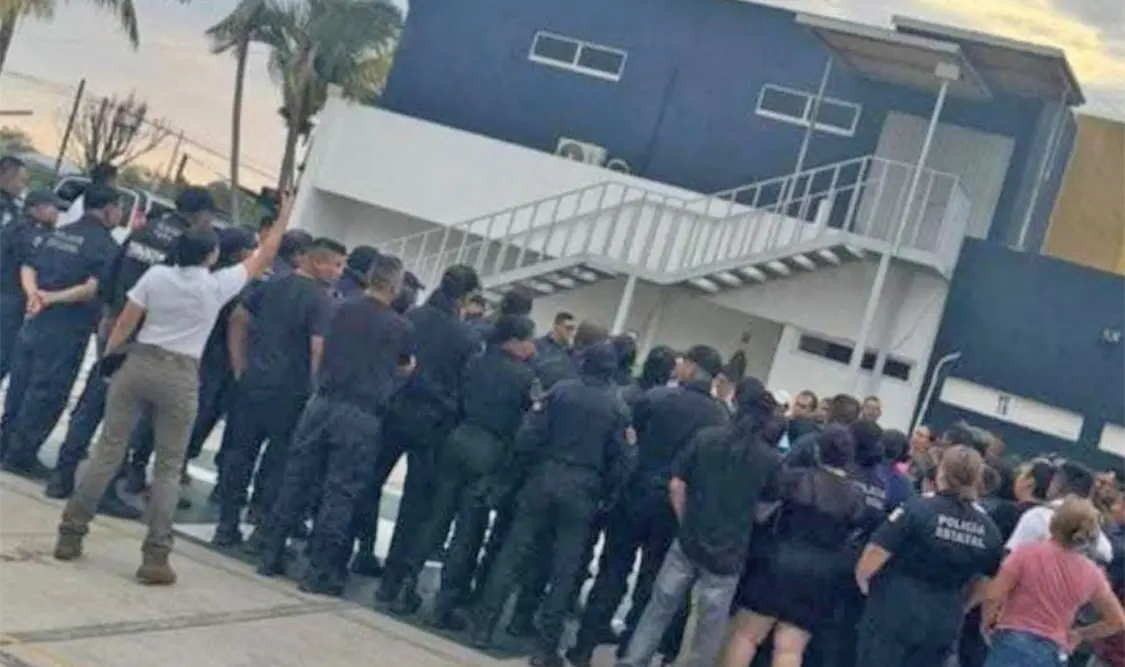 Policías estatales se quejan de que las corporaciones municipales cuentan con mejores prestaciones que ellos. Cortesía