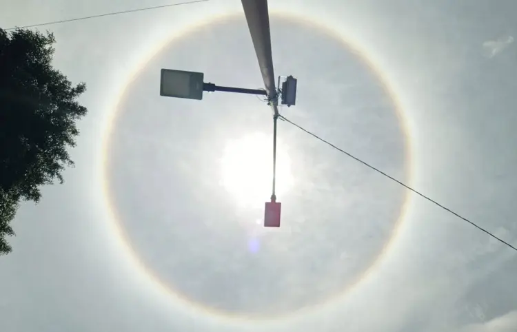 Halo solar sorprende a habitantes de la capital