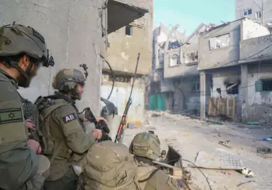 Israel es acusado de usar escudos humanos