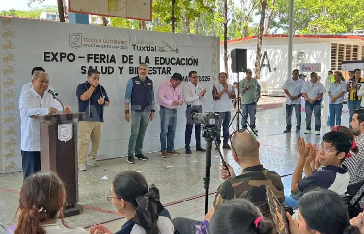 Abierto el Ayuntamiento para el servicio social