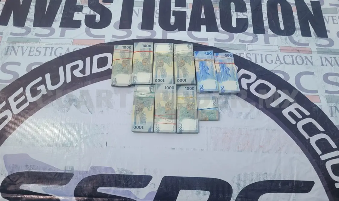 Era un paquete con dinero en efectivo, el cual dio un total de 612 mil pesos. CP