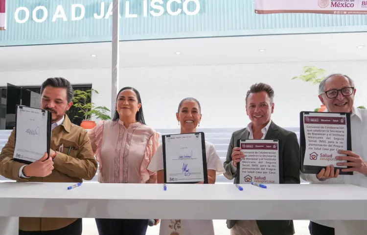 Sheinbaum encabeza asamblea de salud casa por casa