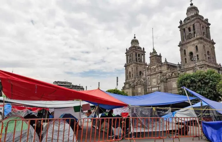 Plantón cumple 10 días en el Centro Histórico