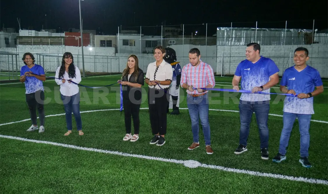 Con el corte del listón y la patada inicial, autoridades e invitados inauguraron el complejo Campestre Stadium Fut 7. Alan Pola/CP