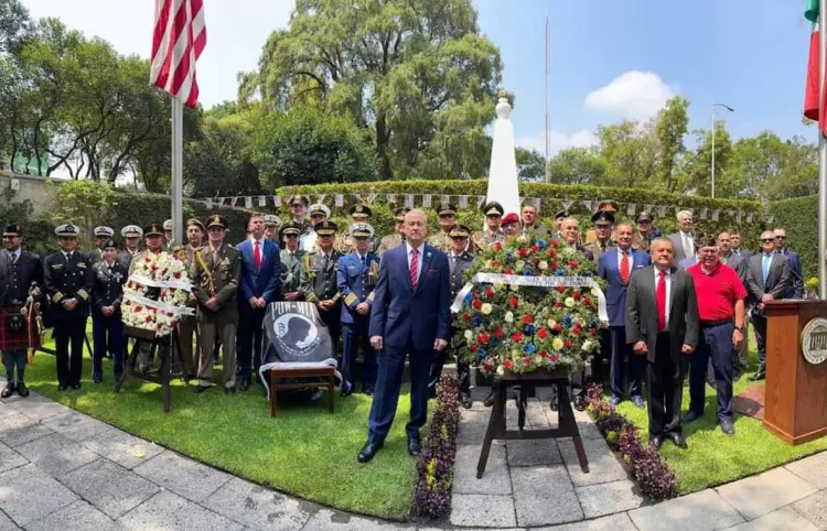 Ronald Johnson reconoce a "los caídos" de México
