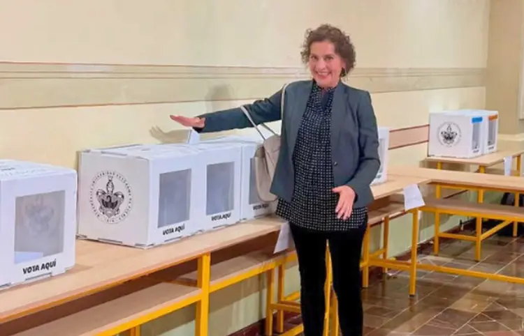 Tras polémica, reaparece Beatriz Gutiérrez Müller