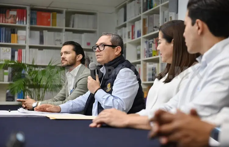 Firman convenio Unach y Fundación Wadhwani