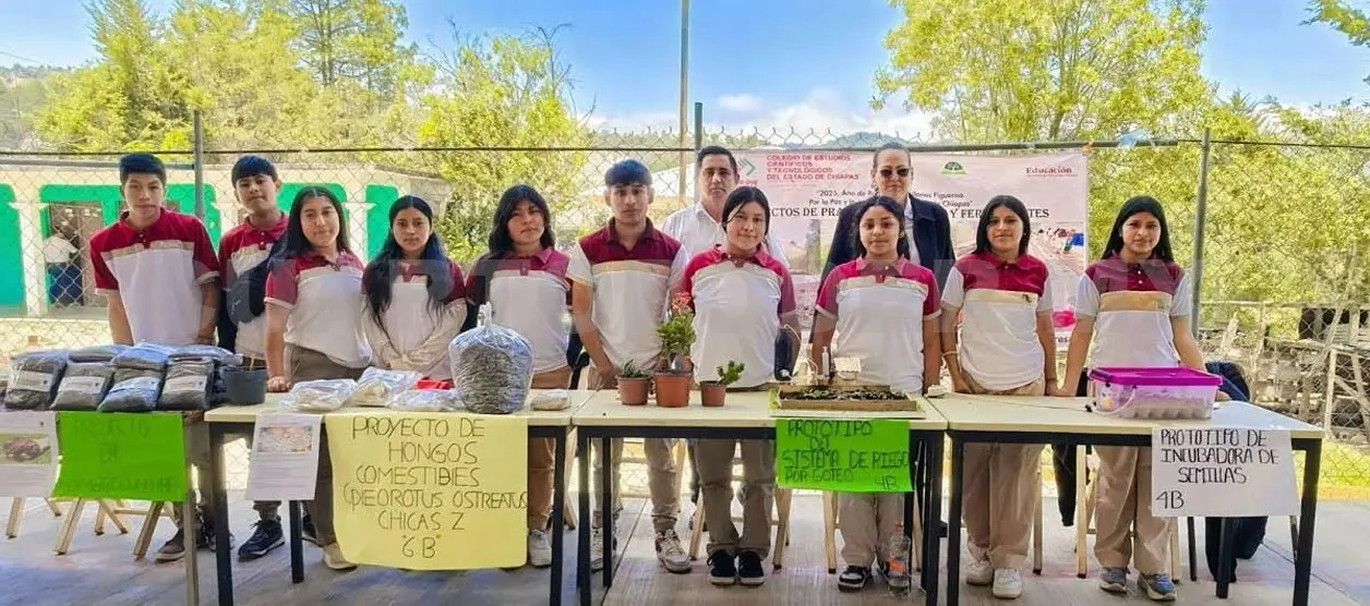 La expo-feria presentó una muestra representativa de los programas académicos del plantel. Cortesía