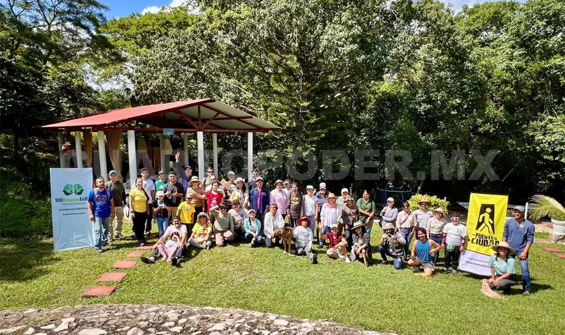 El colectivo acudió a Cuarto Poder para invitar a la ciudadanía a plantar un árbol. Carlo López / CP