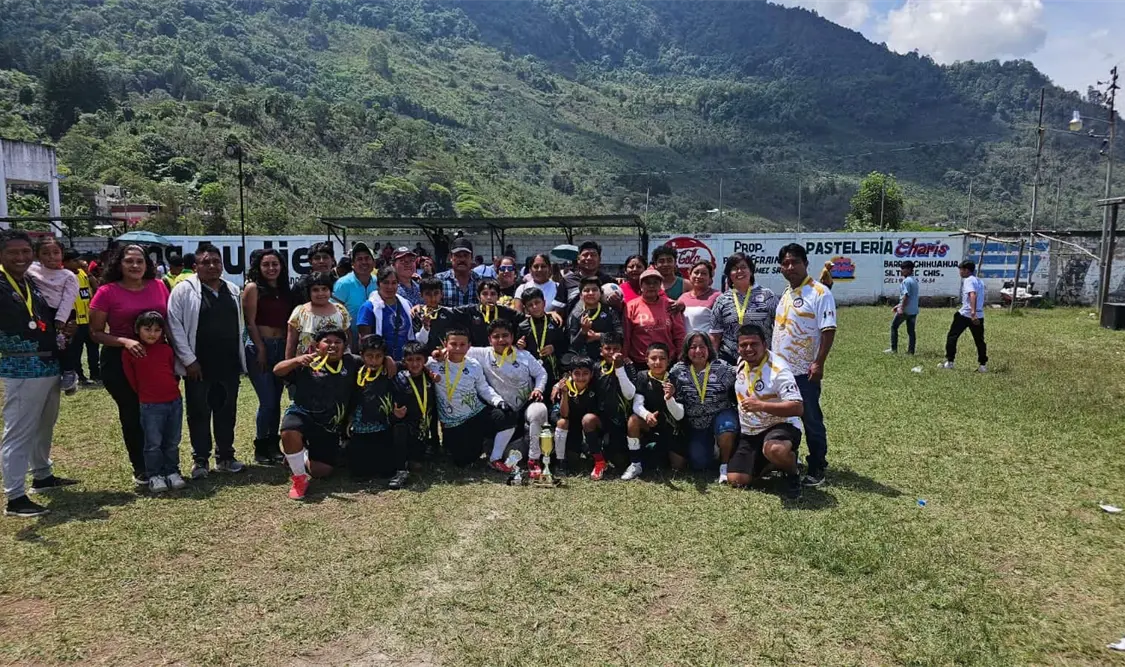 Pumas Villa Comaltitlán, Deportivo San Pedro y Tzimol se alzaron campeones de sus respectivas categorías. Cortesía