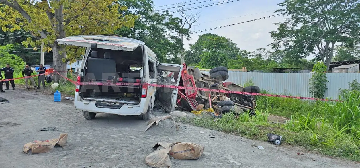 El trágico accidente ocurrió en el tramo conocido como La Cascada, sobre la carretera federal Viva México-Tapachula. Víctor Sánchez / CP
